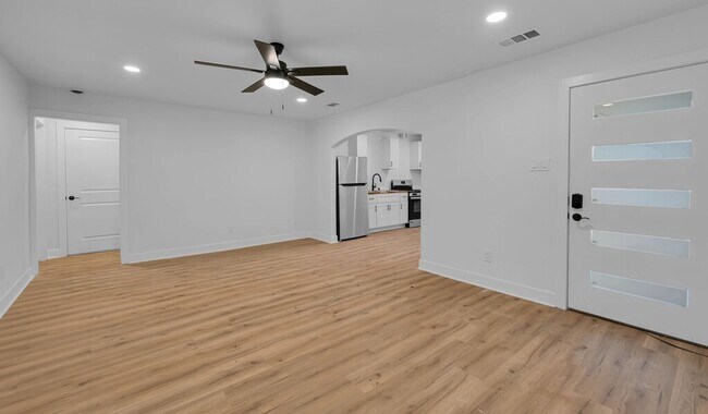 Building Photo - Newly renovated 3-bedroom, 2-bath in Waco - Available NOW!