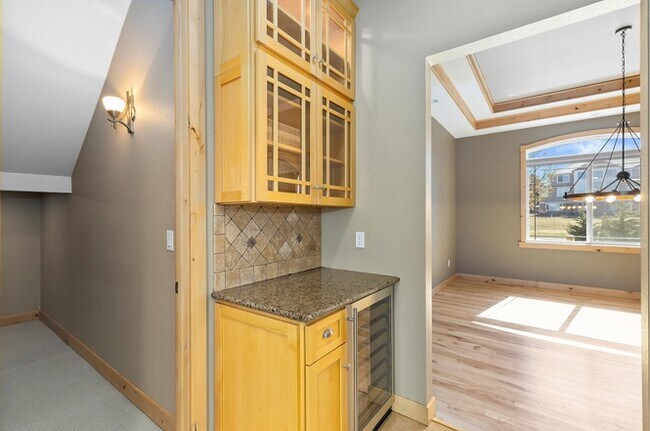 Building Photo - 348 Meadow View Pky