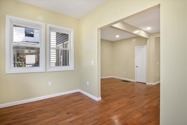 Building Photo - 118 Lehigh Ave