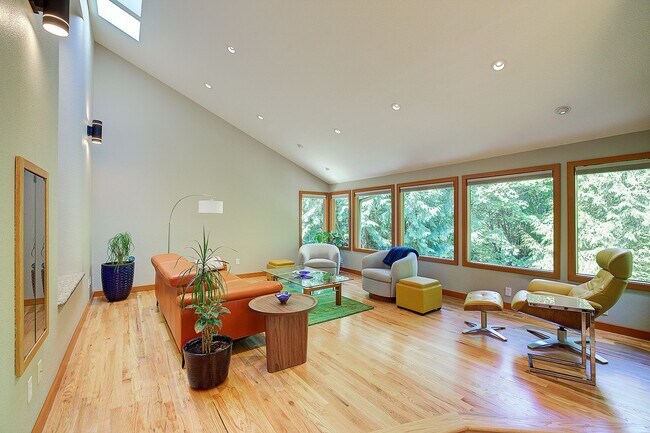Building Photo - 4bd/3ba Sammamish House