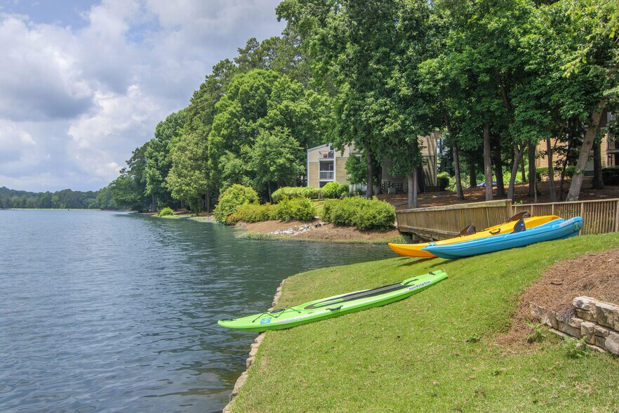 Primary Photo - The Lake House at Martins Landing