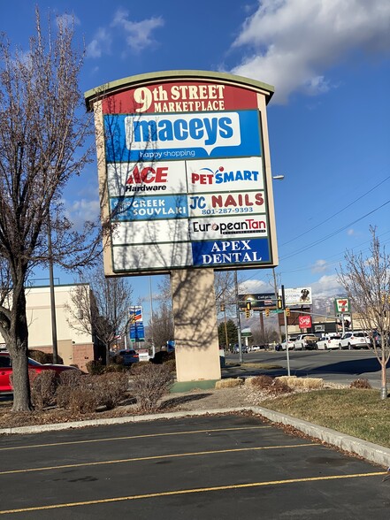 Nearby shopping center - 5760 S 900 E