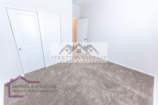 Building Photo - 2028 E Brooklyn Dr