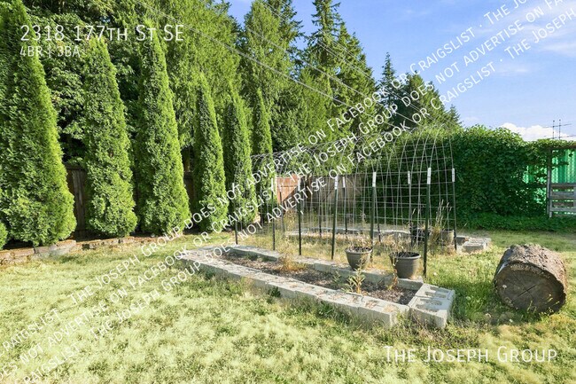 Building Photo - 2318 177th St SE