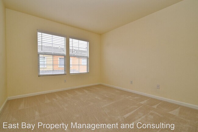 Building Photo - 3 br, 2.5 bath House - 3574 Fitzsimmons Cmn