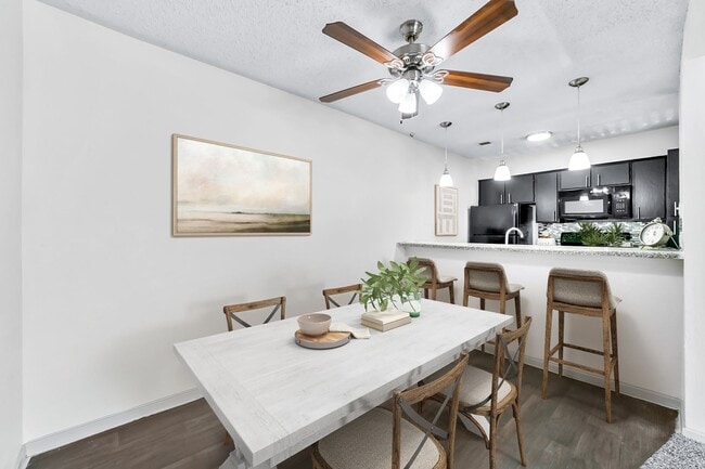 A1 Breakfast Nook & Kitchen - Vesper Apartments