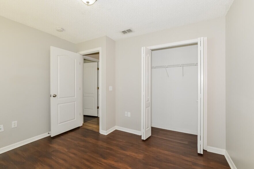 Building Photo - 232 Tiffany Ct