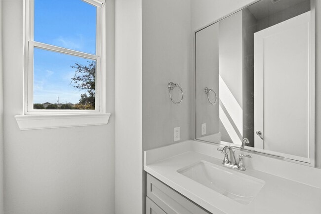 Building Photo - Modern Three-Story Home in Timbergrove Yards