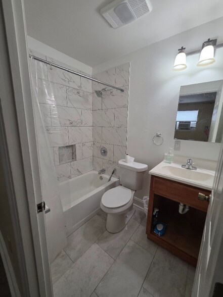 Building Photo - 7636 Alabama St