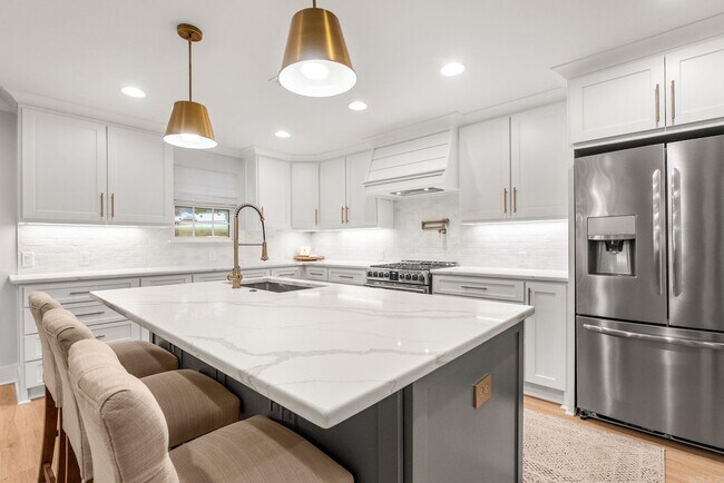 Building Photo - 1628 Pine Valley Rd