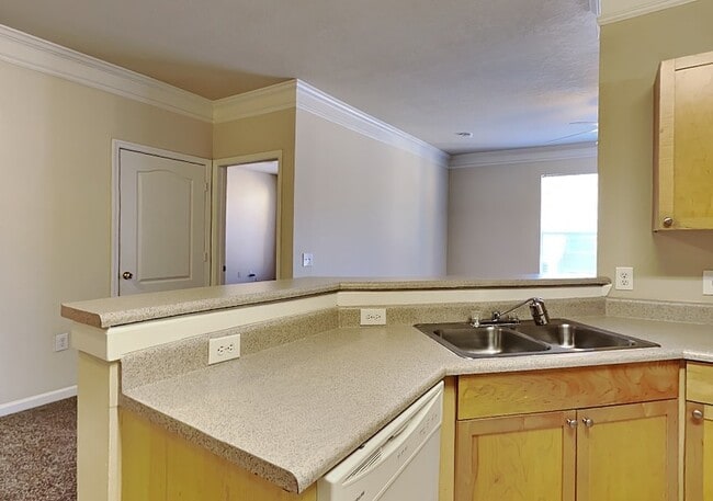 Building Photo - 8848 Villa View Cir