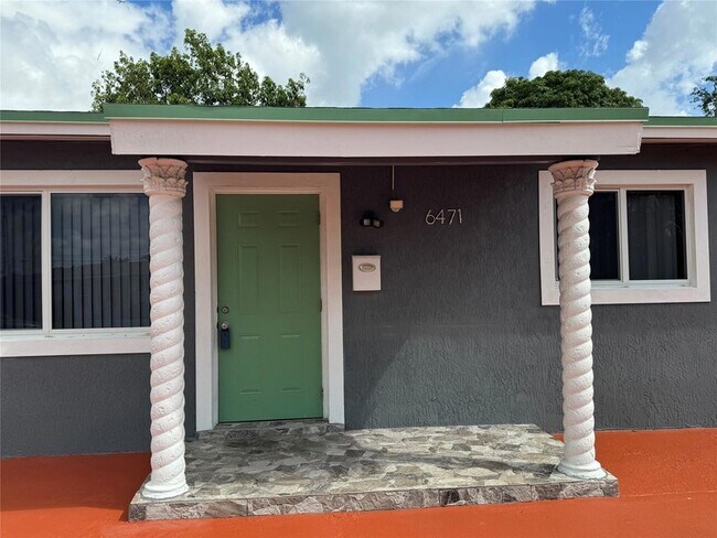 Building Photo - 6471 SW 27th Street