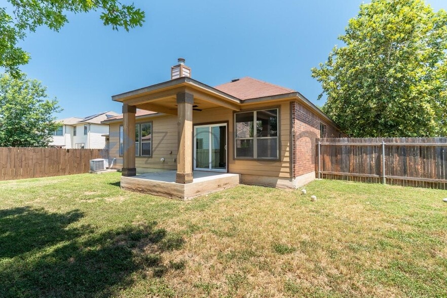 Building Photo - Unit