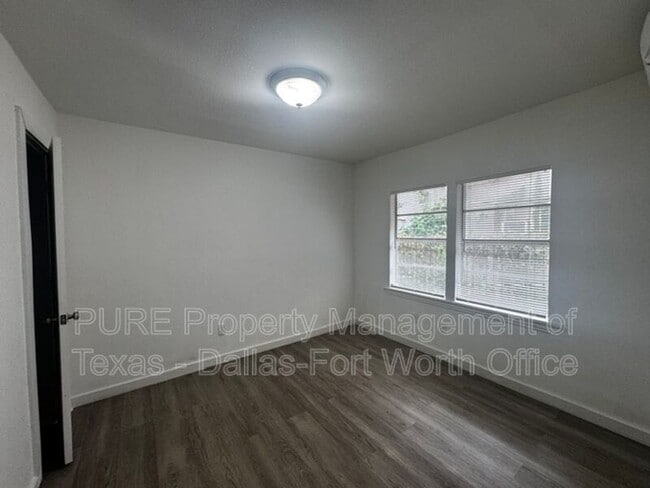 Building Photo - 2223 J B Jackson Jr Blvd