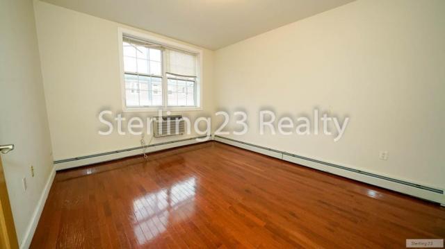 Building Photo - 2 bedroom in Astoria NY 11106