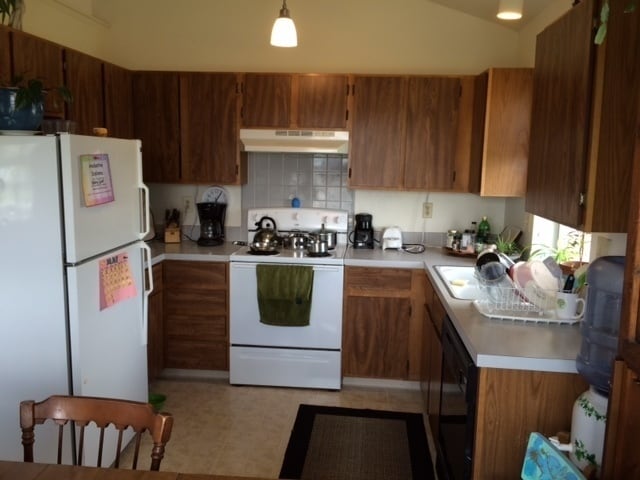 Building Photo - Awesome 4 Bedroom 2 Bath Townhome - Bike t...