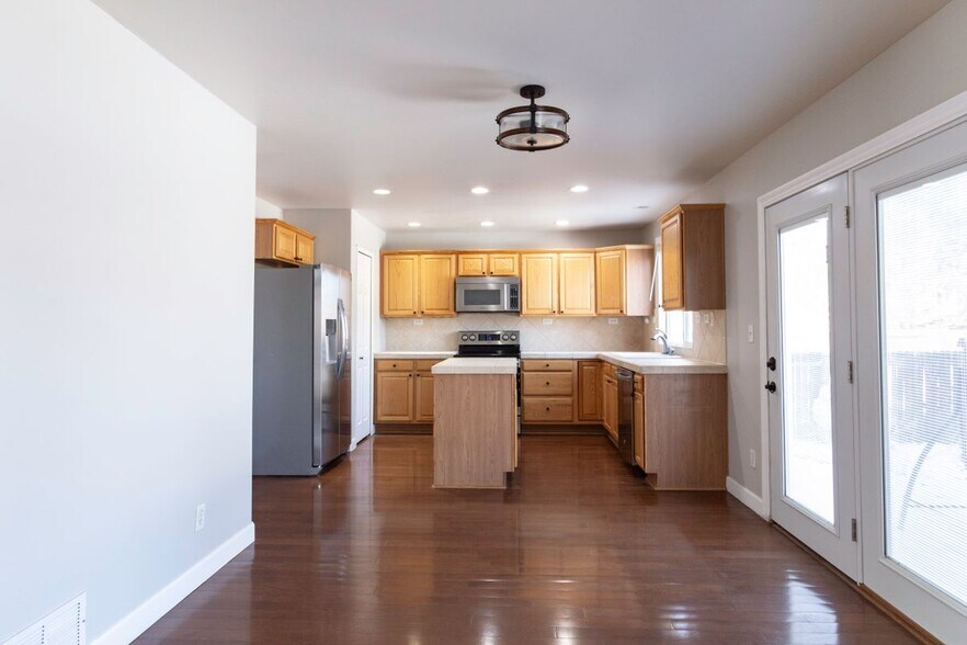 Building Photo - 9360 Wolf Pack Terrace