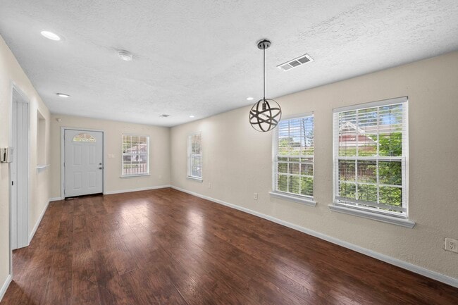 Building Photo - 2821 Holman St