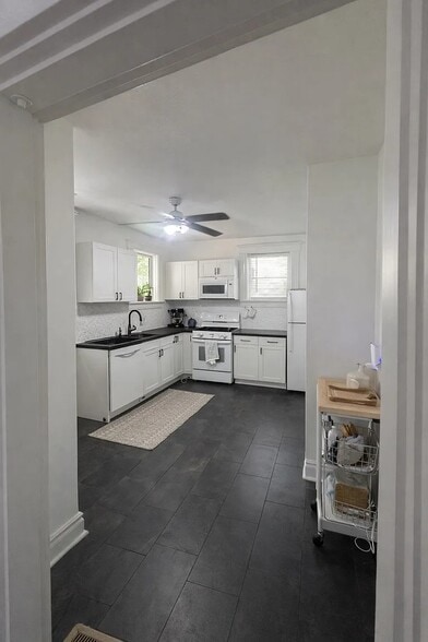 Building Photo - 4816 Eastern Ave