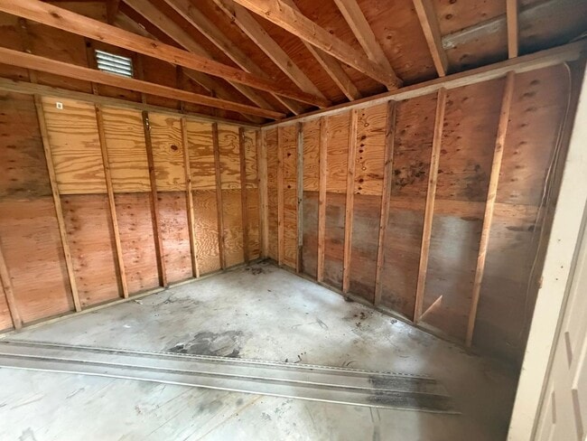 Building Photo - 28 Cambridge Dr
