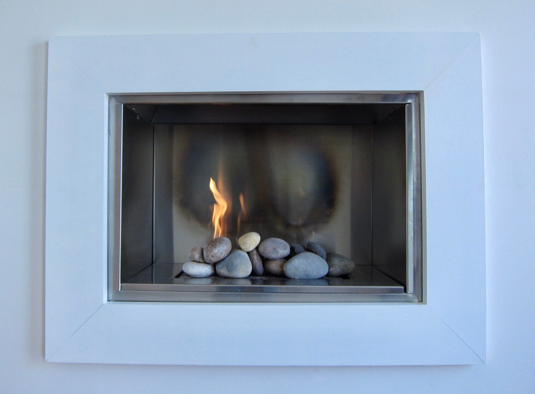 Remote control gas fireplace - 18 Boardman Plz