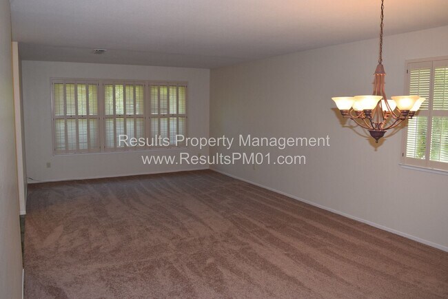 Building Photo - Tranquil Roseville Location