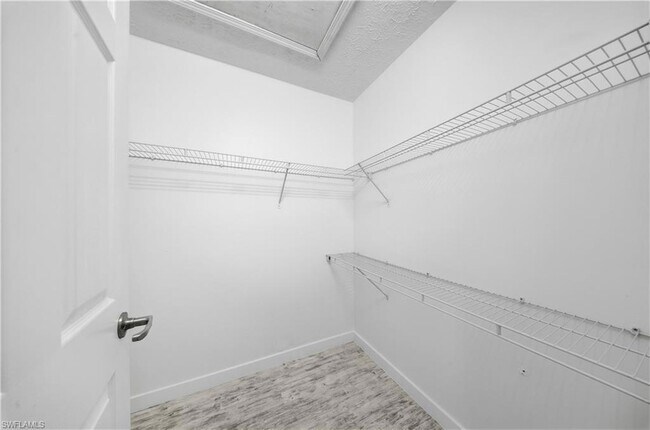 Building Photo - 286 Leawood Cir