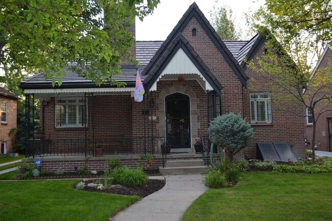 Building Photo - 1065 S Clayton Way