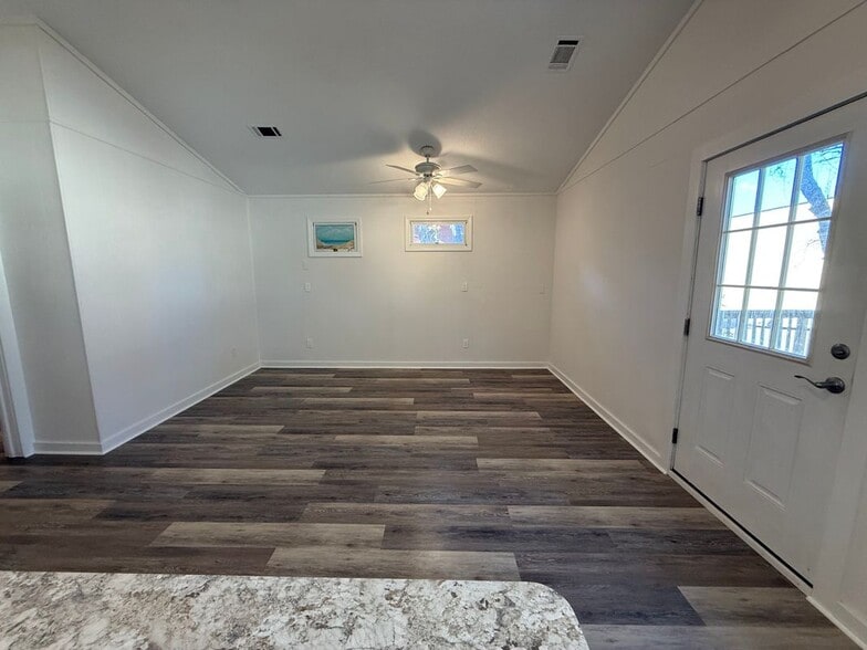 Building Photo - 1720 Aztec St