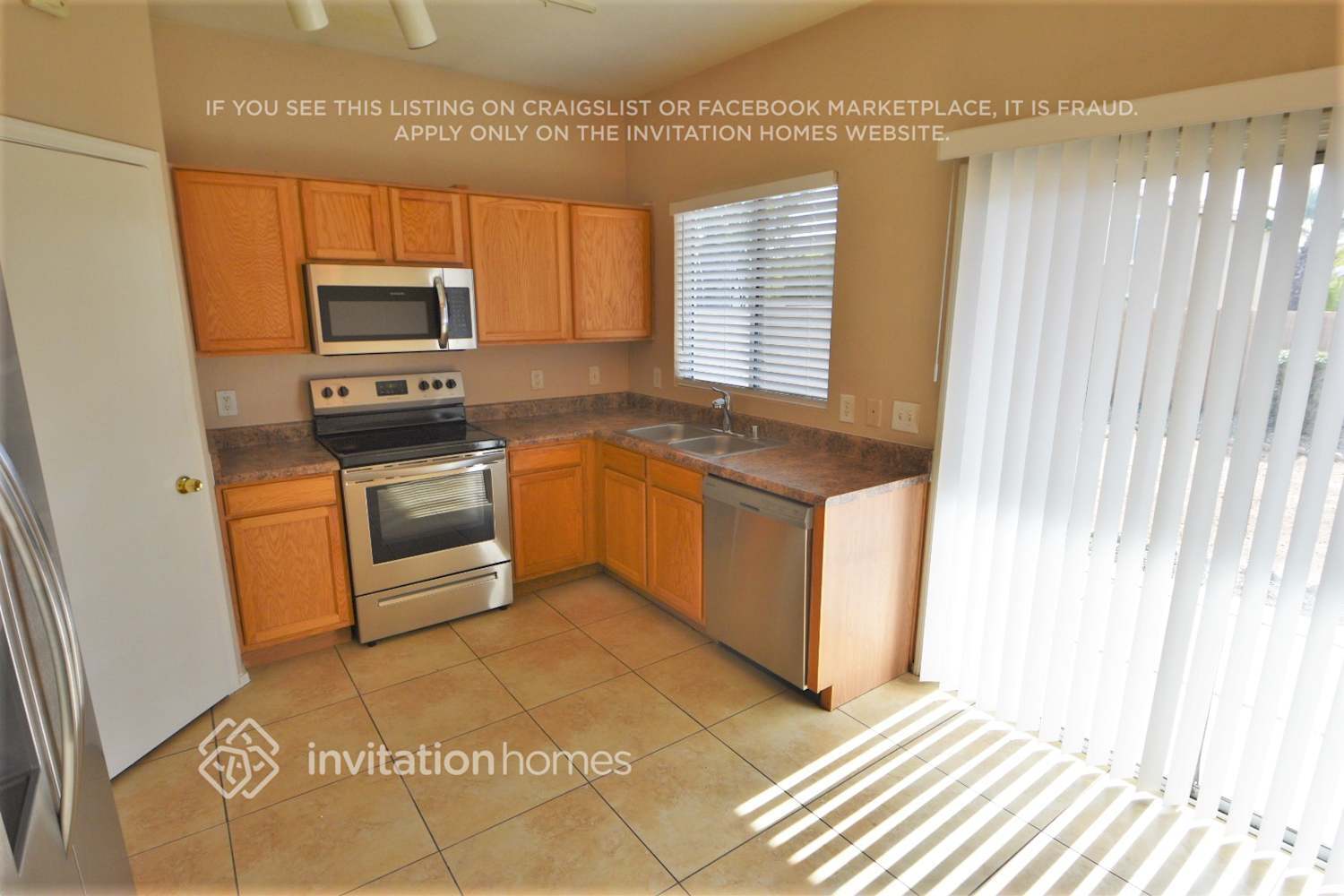 Building Photo - 6965 W Midway Ave