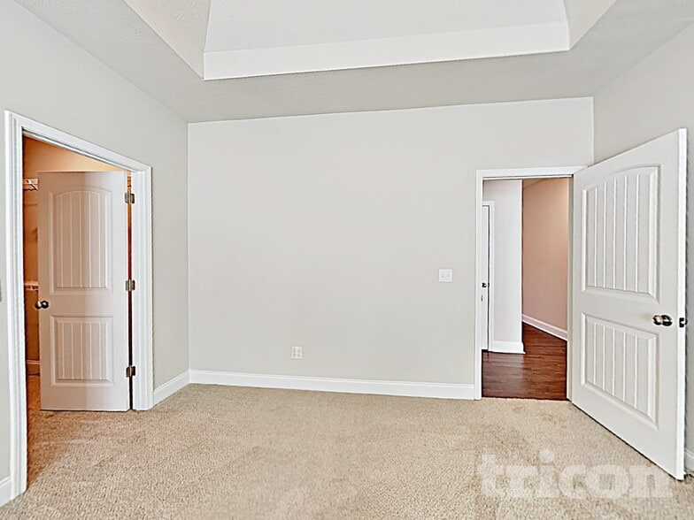 Building Photo - 290 Orchard Ln
