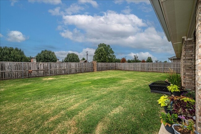 Building Photo - 10300 Glover River Dr