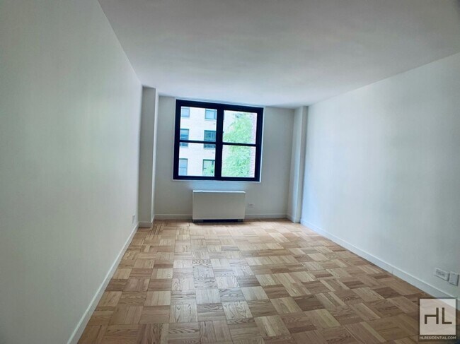 Building Photo - EAST 49 STREET