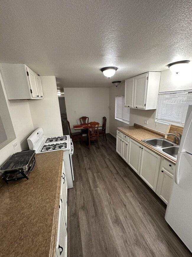 Building Photo - 4486 E Crystal Dr