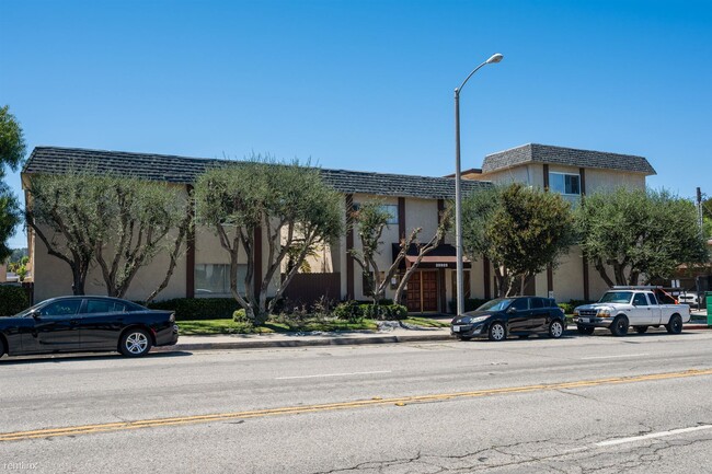 Building Photo - 2 br, 1 bath Condo - 25925 Narbonne Avenue