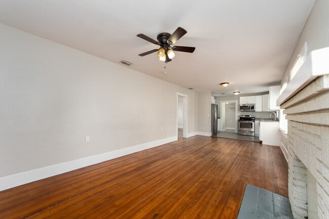 Building Photo - 530 26th St S