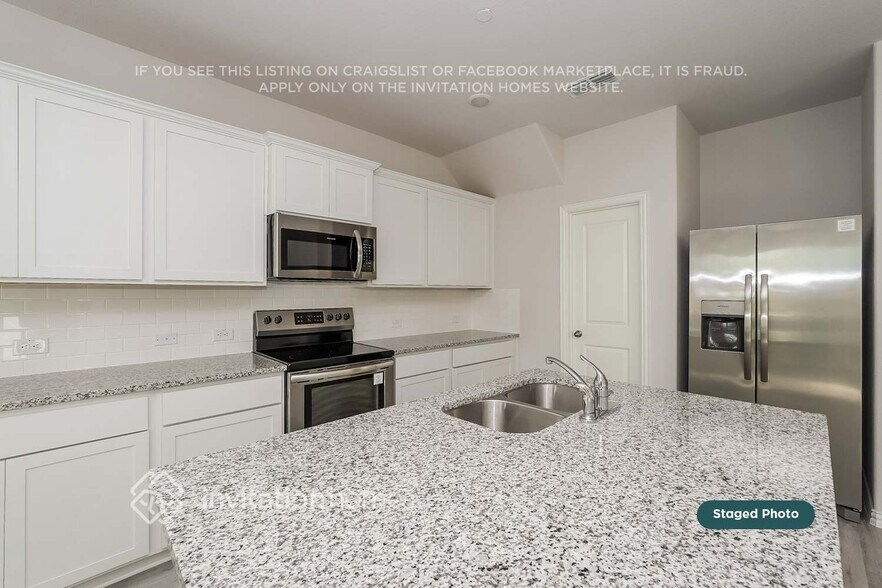 Building Photo - 6411 Blue Trl