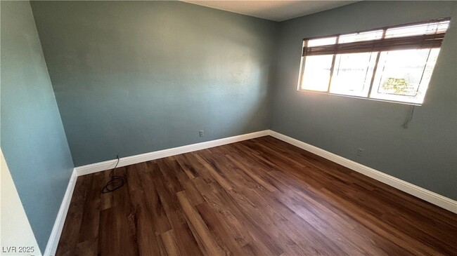 Building Photo - 1516 Houssels Ave