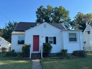 Building Photo - Charming 4-Bedroom Home with Fully Fenced ...