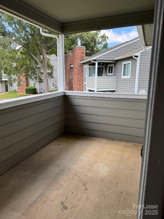 Building Photo - 3139 Heathstead Place