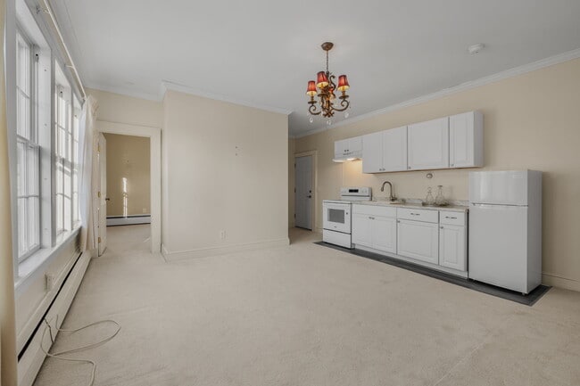 Building Photo - 9 Lyme St