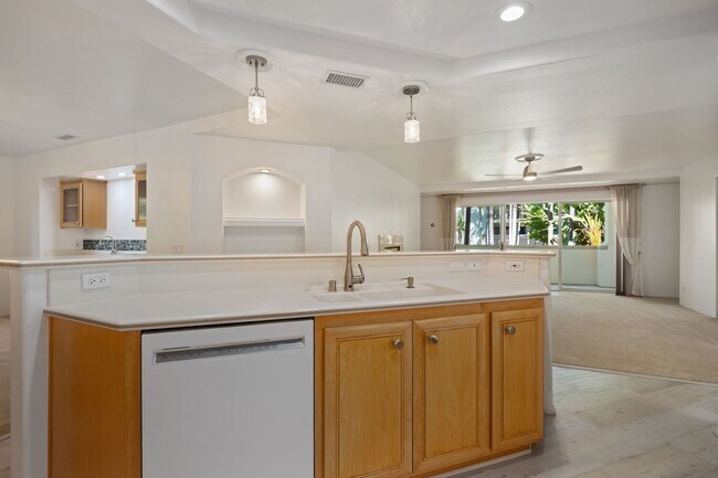 Building Photo - Extremely Rare Opportunity – 2 Bed / 2.5 Bath Luxury Condo at El Escorial Villas at East Beach