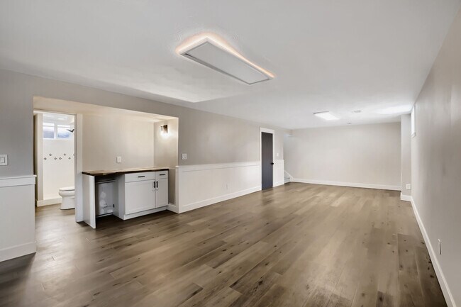 Building Photo - 16125 W 13th Pl