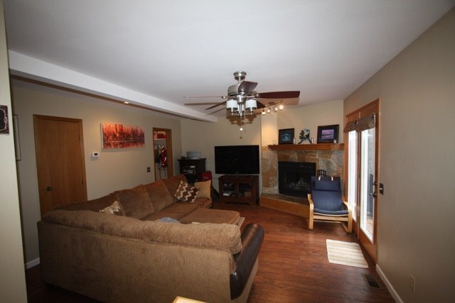 Building Photo - 3 Bedroom Home in South Anchorage w/ Fenced Yard!