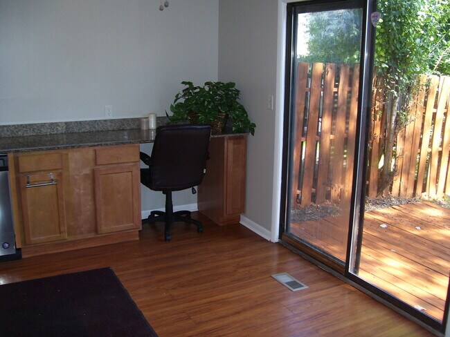 Building Photo - 260 Juniper Ln