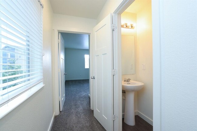 Building Photo - 21155 Gosling Rd