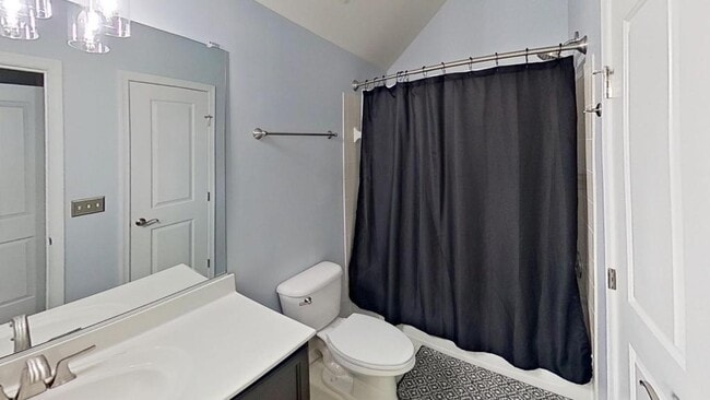 Building Photo - 2 Mustang Dr