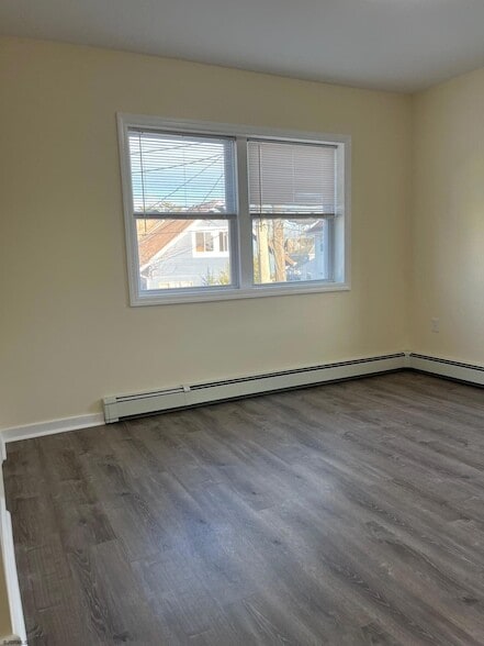 Building Photo - 16 N Sacramento Ave