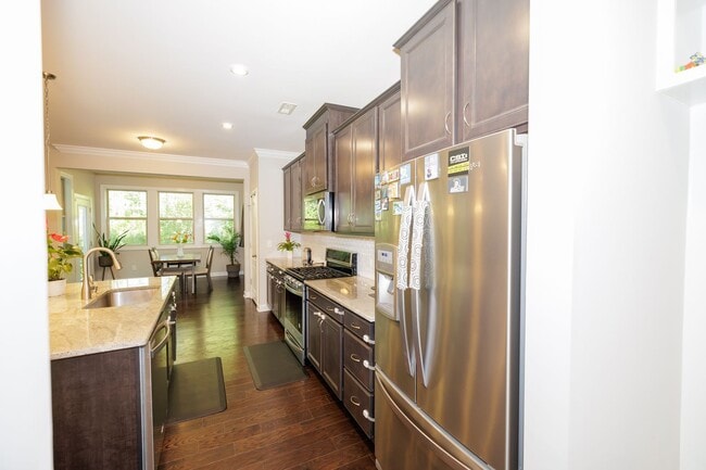 Building Photo - Spacious & Stylish Meritage Home with Sunr...
