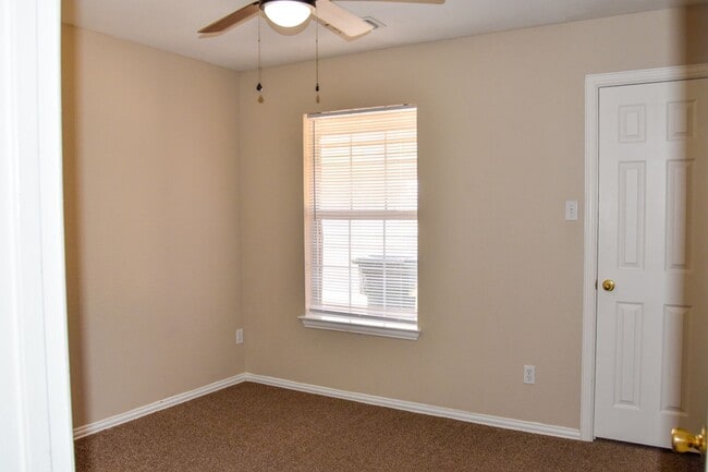 Building Photo - 2 Bed 2 Bath, Bridgeport TX